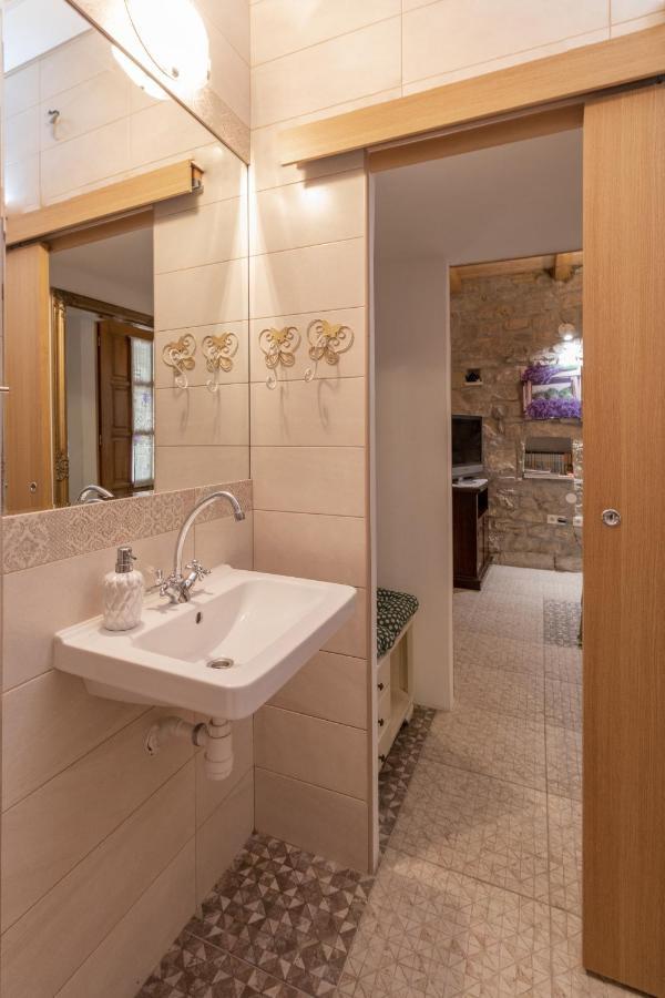 Apartment Tara Kastela Exterior photo